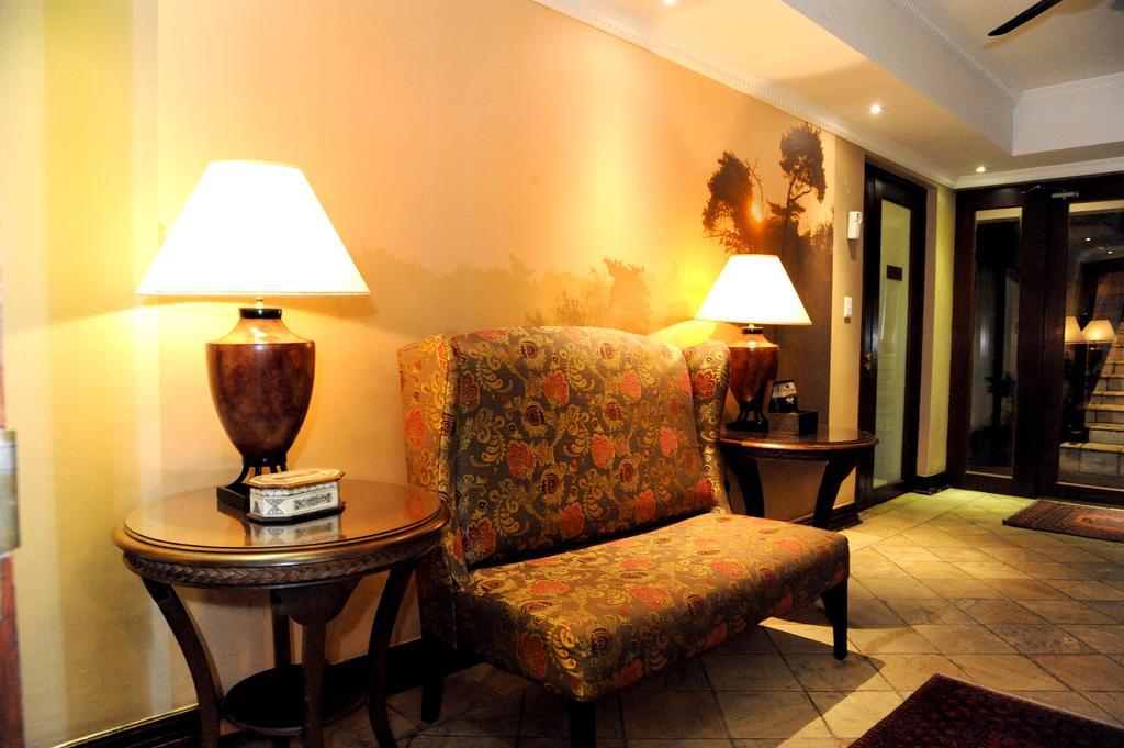 Anta Boga Hotel Bloemfontein Esterno foto