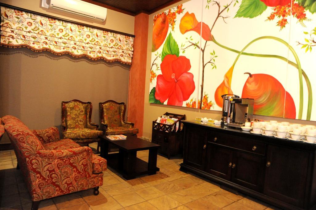Anta Boga Hotel Bloemfontein Esterno foto