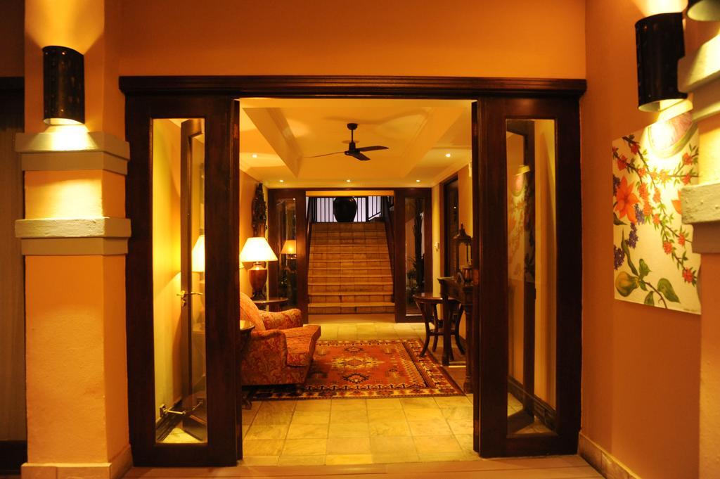 Anta Boga Hotel Bloemfontein Esterno foto